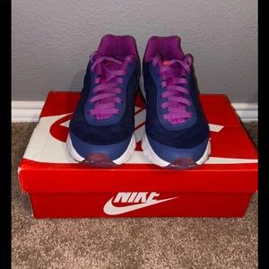 Nike Women’s Air Max Invigor